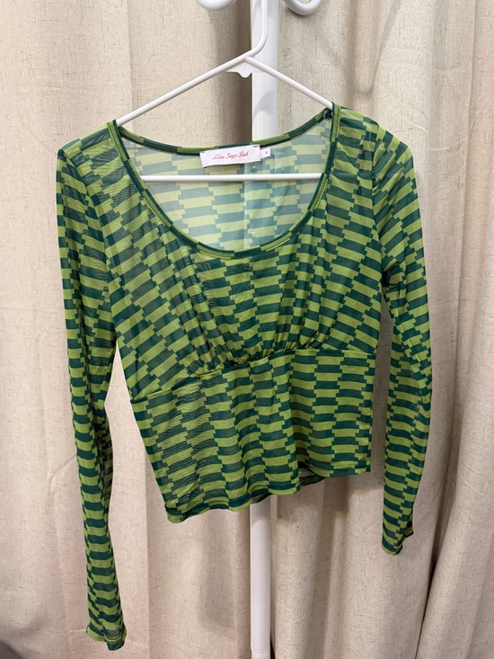 Lisa Says Gah Tops - Lisa Says Gah Geometric Green Top size medium